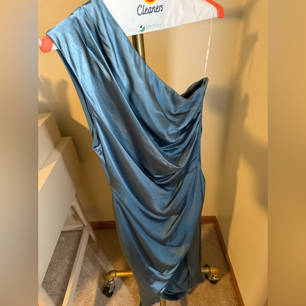 Elliatt Cassini Satin Blue Dress - Size XL
